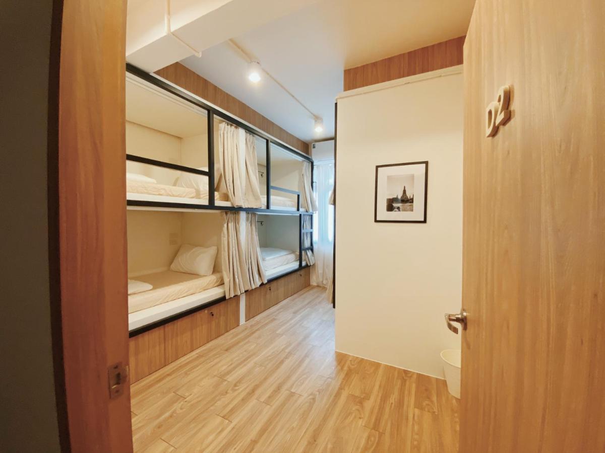 Ben&Pooh Hostel Bangkok Exterior photo