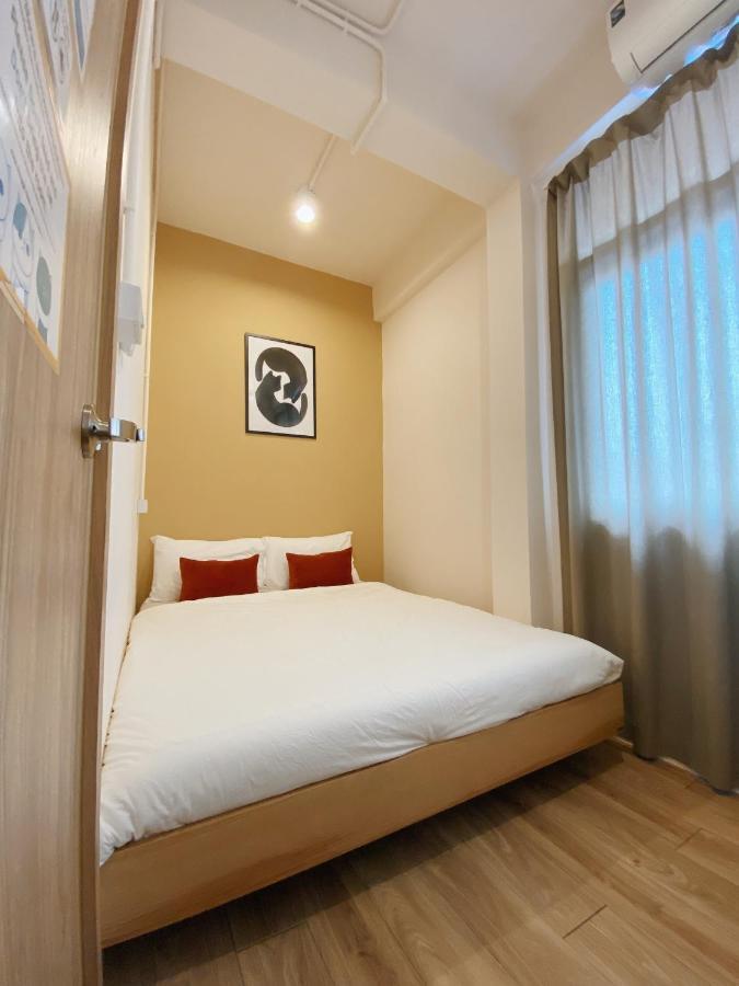 Ben&Pooh Hostel Bangkok Exterior photo
